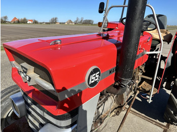 Traktor Massey Ferguson 155: das Bild 2