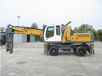 LIEBHERR A 924 Umschlagbagger