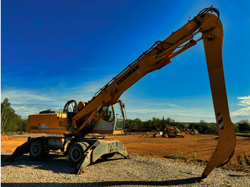 LIEBHERR A 924 Baumaschine