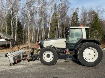 VALTRA 8000 Traktor