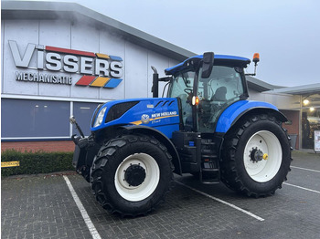 NEW HOLLAND T7 Traktor