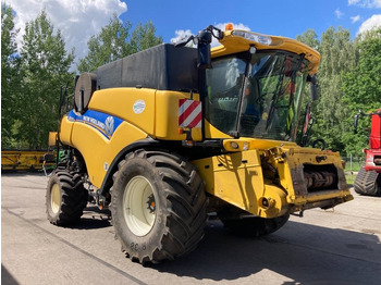 NEW HOLLAND CR9090 Mähdrescher