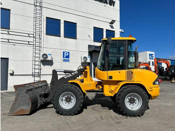 VOLVO L30B Radlader