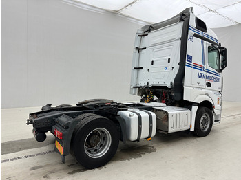 Sattelzugmaschine Mercedes-Benz Actros 1942: das Bild 4