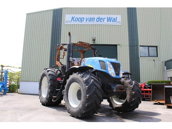 NEW HOLLAND T7000 Traktor