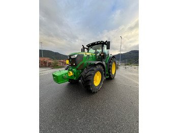 JOHN DEERE 6215R Traktor