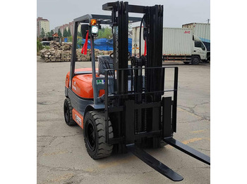 Dieselstapler Used Japan Toyota 8FD30 diesel Forklift 3 Ton Toyota Forklift for Sale: das Bild 2