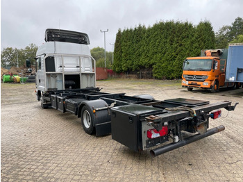 Fahrgestell LKW MAN TGL 8.210 MOTOR SCHADE: das Bild 3