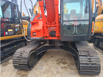 Kettenbagger HITACHI ZX135: das Bild 2