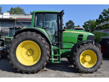 JOHN DEERE 7530 Traktor