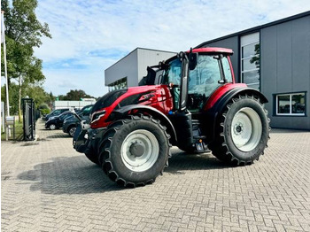 VALTRA T-series Traktor