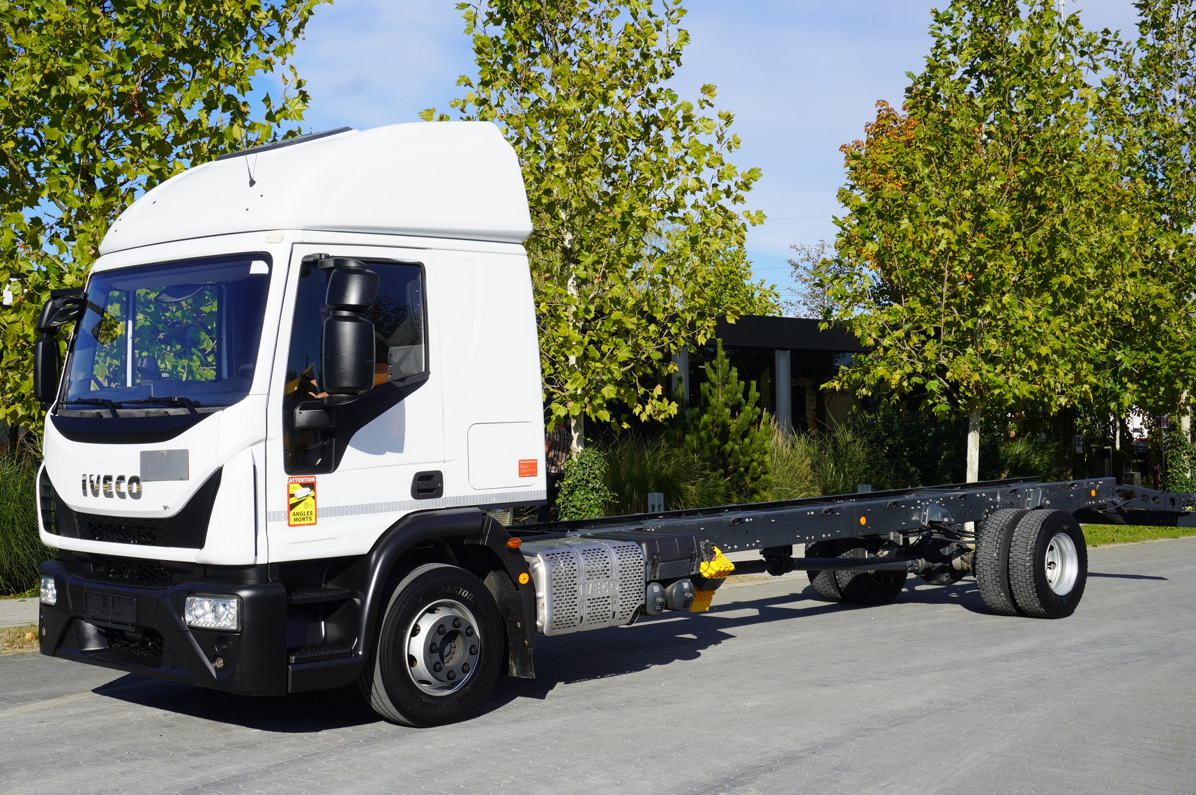 IVECO EuroCargo 140E Fahrgestell LKW