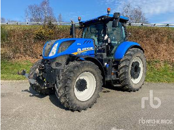 NEW HOLLAND T7 Traktor