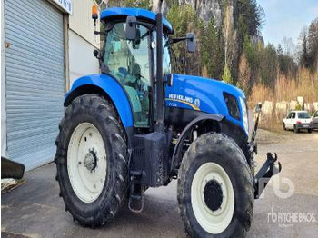 NEW HOLLAND T7.220 Traktor