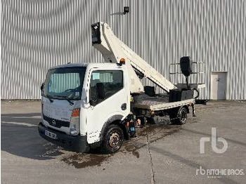 NISSAN LKW mit Arbeitsbühne