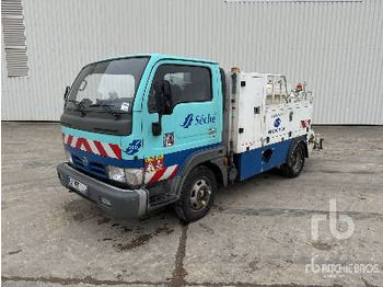 NISSAN LKW