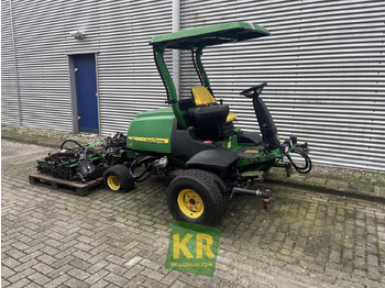 JOHN DEERE 8700 Rasenmäher