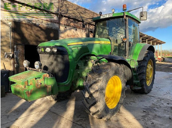 JOHN DEERE 8320 Traktor