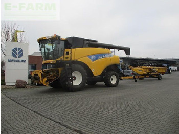 NEW HOLLAND CR9000 Mähdrescher