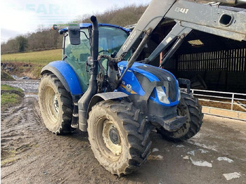 NEW HOLLAND T5 Traktor