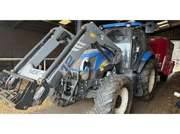 NEW HOLLAND T6000 Traktor