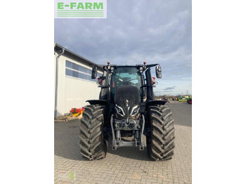 Traktor Valtra q245: das Bild 5