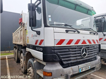 CAMION BENNE 8x4 - MERCEDES - ACTROS 3235 - 2002 / 531520 KM (MA668) – Leasing CAMION BENNE 8x4 - MERCEDES - ACTROS 3235 - 2002 / 531520 KM (MA668): das Bild 4