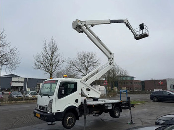 NISSAN LKW mit Arbeitsbühne