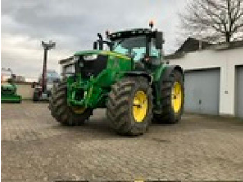 JOHN DEERE 6215R Traktor