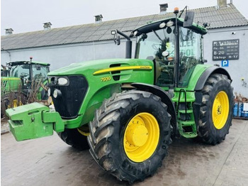 JOHN DEERE 7930 Traktor