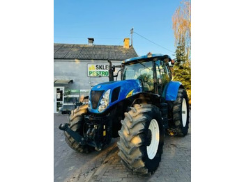 NEW HOLLAND T7000 Traktor