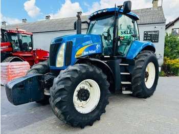 NEW HOLLAND T8000 Traktor