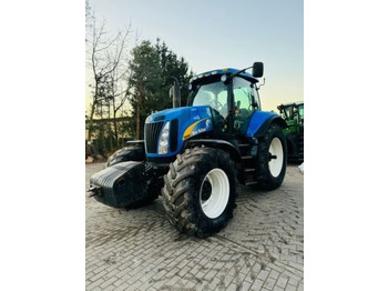 NEW HOLLAND T8040 Traktor