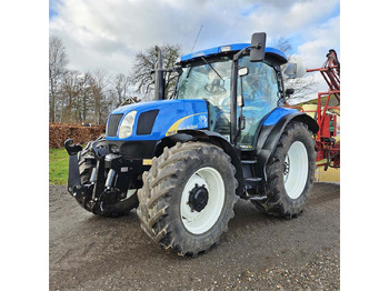 NEW HOLLAND T6020 Traktor