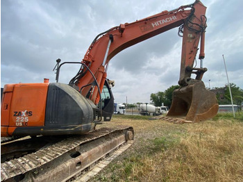 Kettenbagger Hitachi ZX225USLC-3: das Bild 3