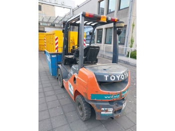 TOYOTA FDF 25 Dieselstapler