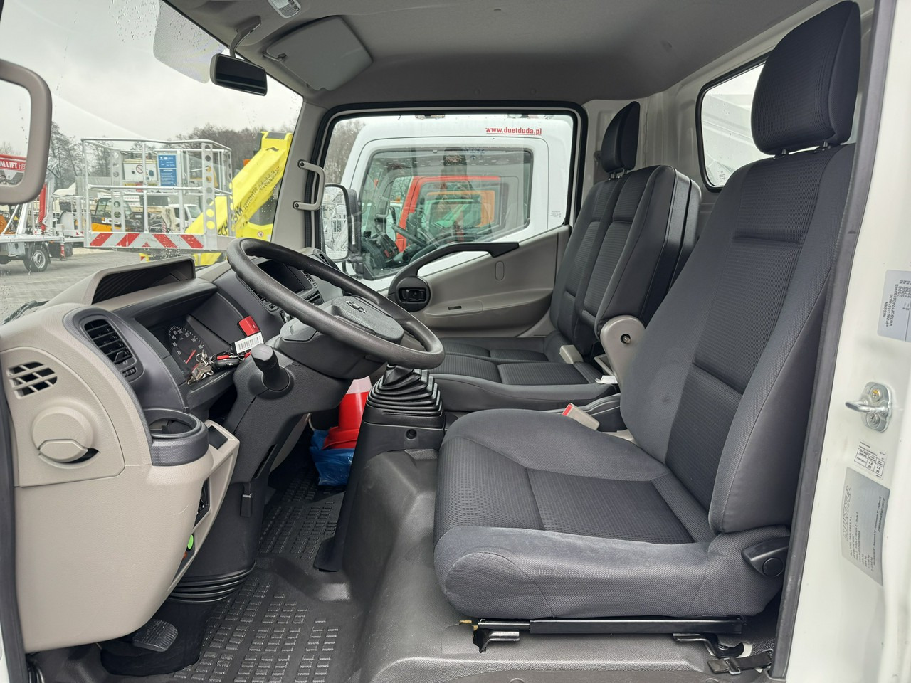 LKW mit Arbeitsbühne Nissan Cabstar: das Bild 11