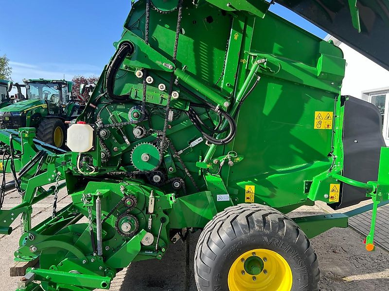 Rundballenpresse John Deere V451M nur 3244 Ballen!: das Bild 9