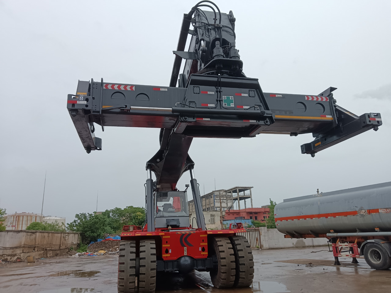 Reach stacker KALMAR DRF 450: das Bild 16