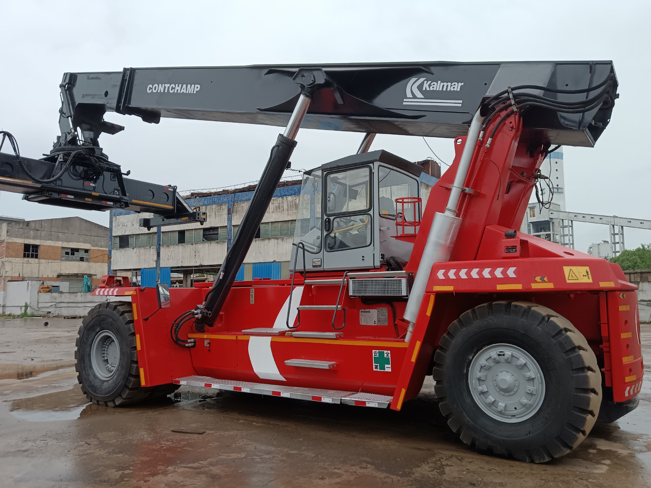 Reach stacker KALMAR DRF 450: das Bild 6