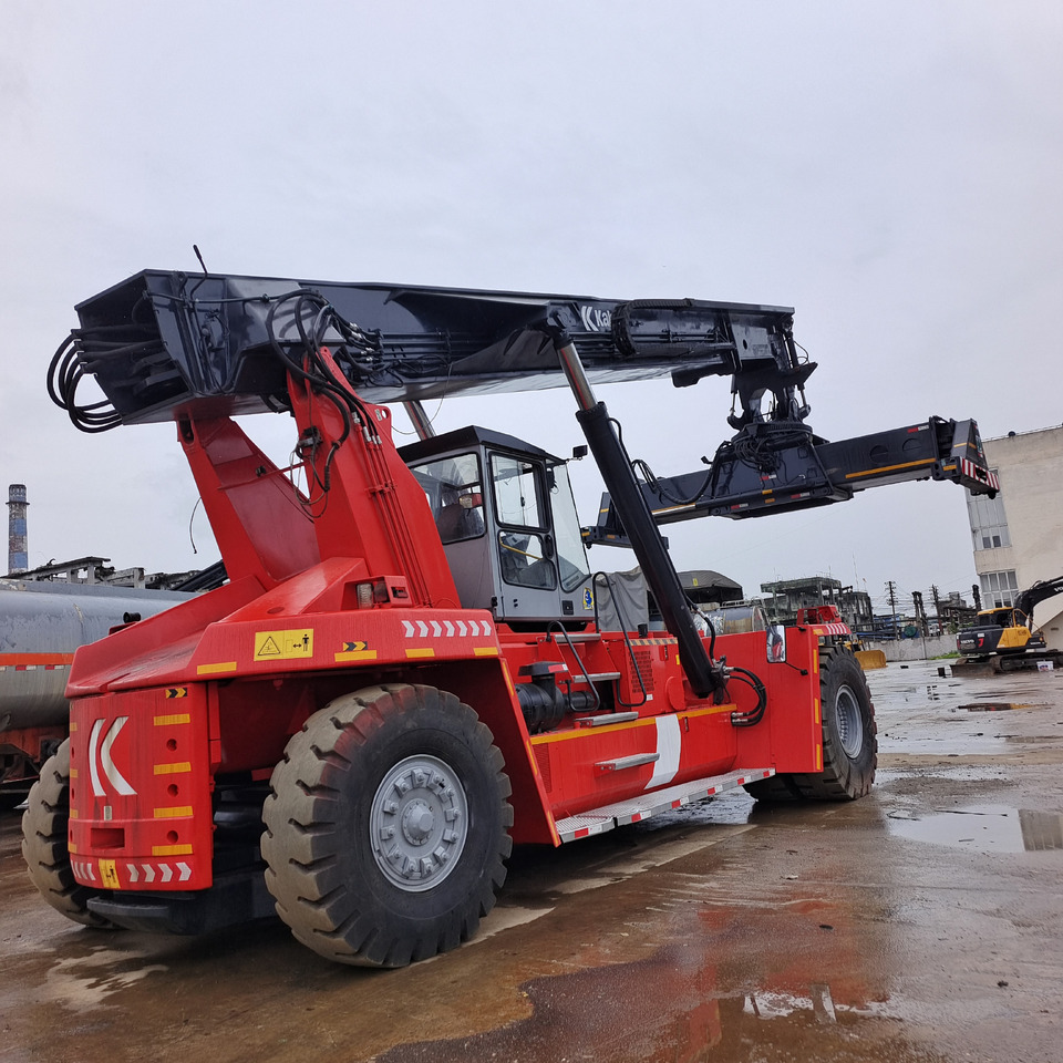 Reach stacker KALMAR DRF 450: das Bild 20