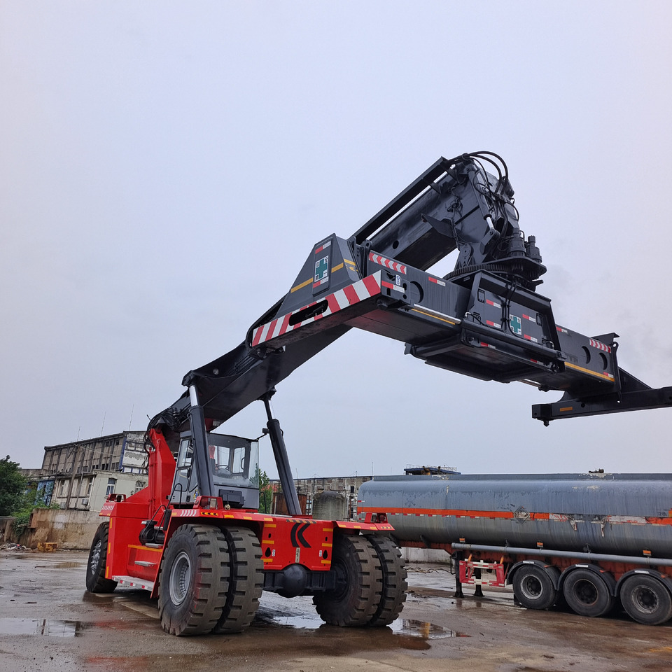 Reach stacker KALMAR DRF 450: das Bild 13