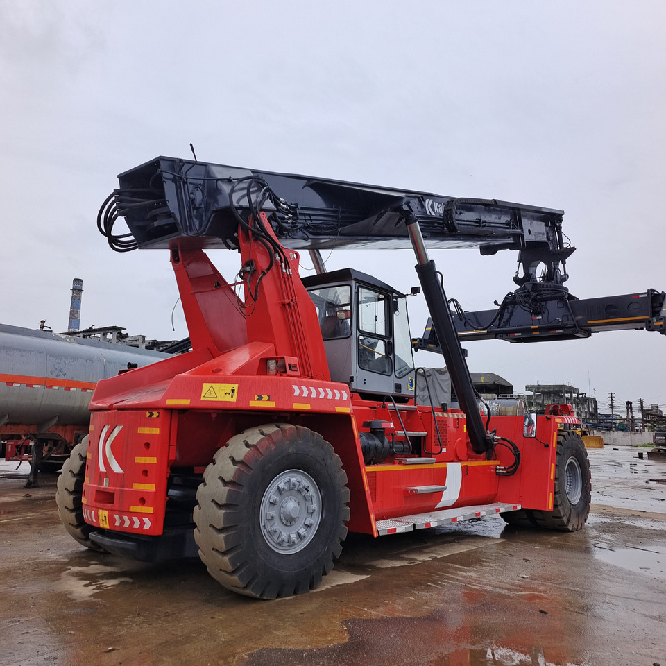 Reach stacker KALMAR DRF 450: das Bild 19