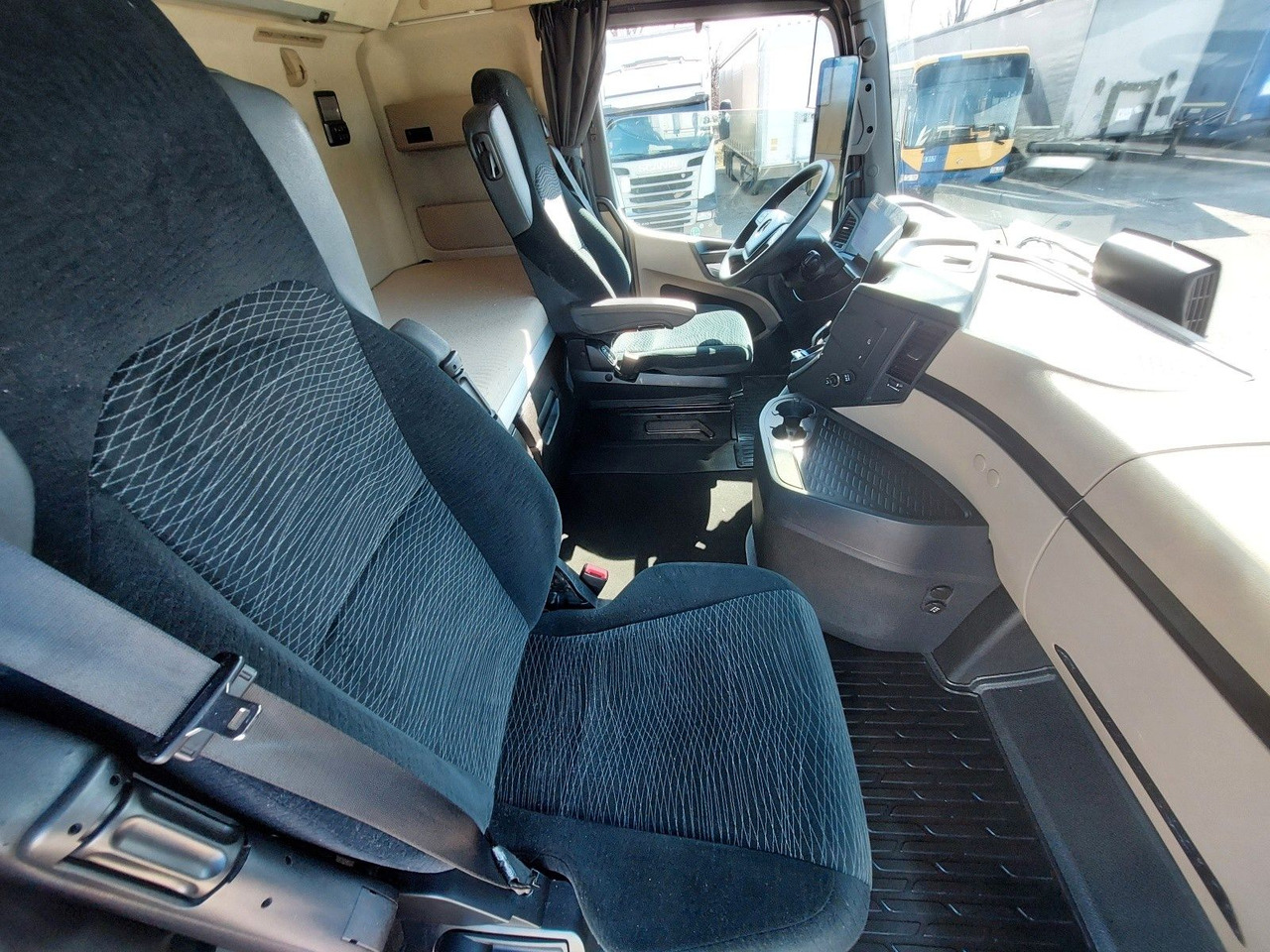 Sattelzugmaschine neu kaufen Mercedes-Benz Actros 5 1845 LS BigSpace 4x2: das Bild 12