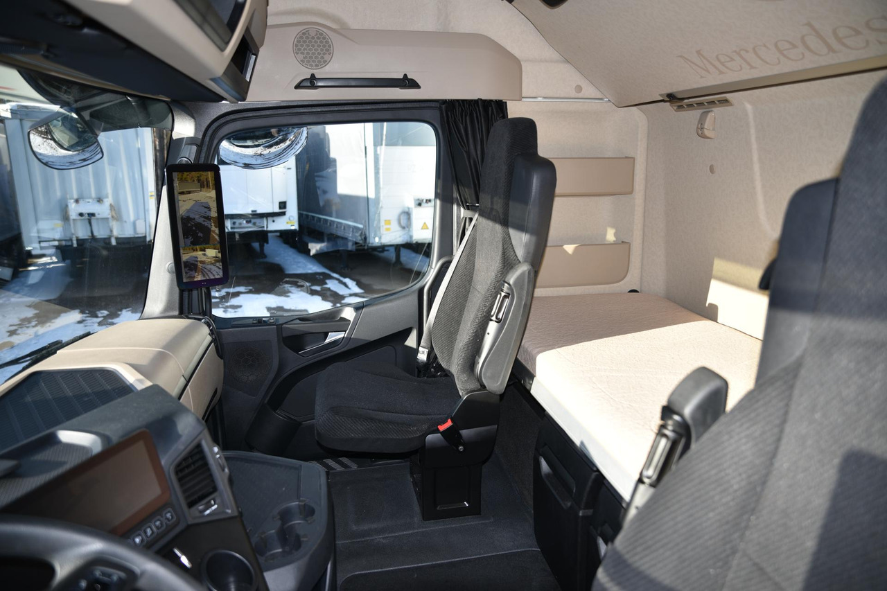 Sattelzugmaschine Mercedes-Benz Actros 5 1845 BigSpace: das Bild 10