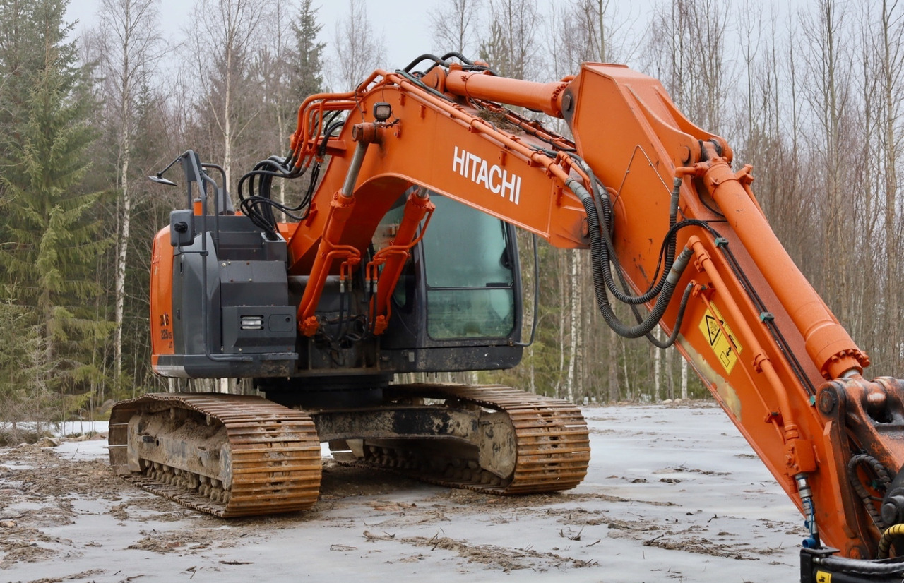 Kettenbagger Hitachi ZX225USLC-5B: das Bild 6