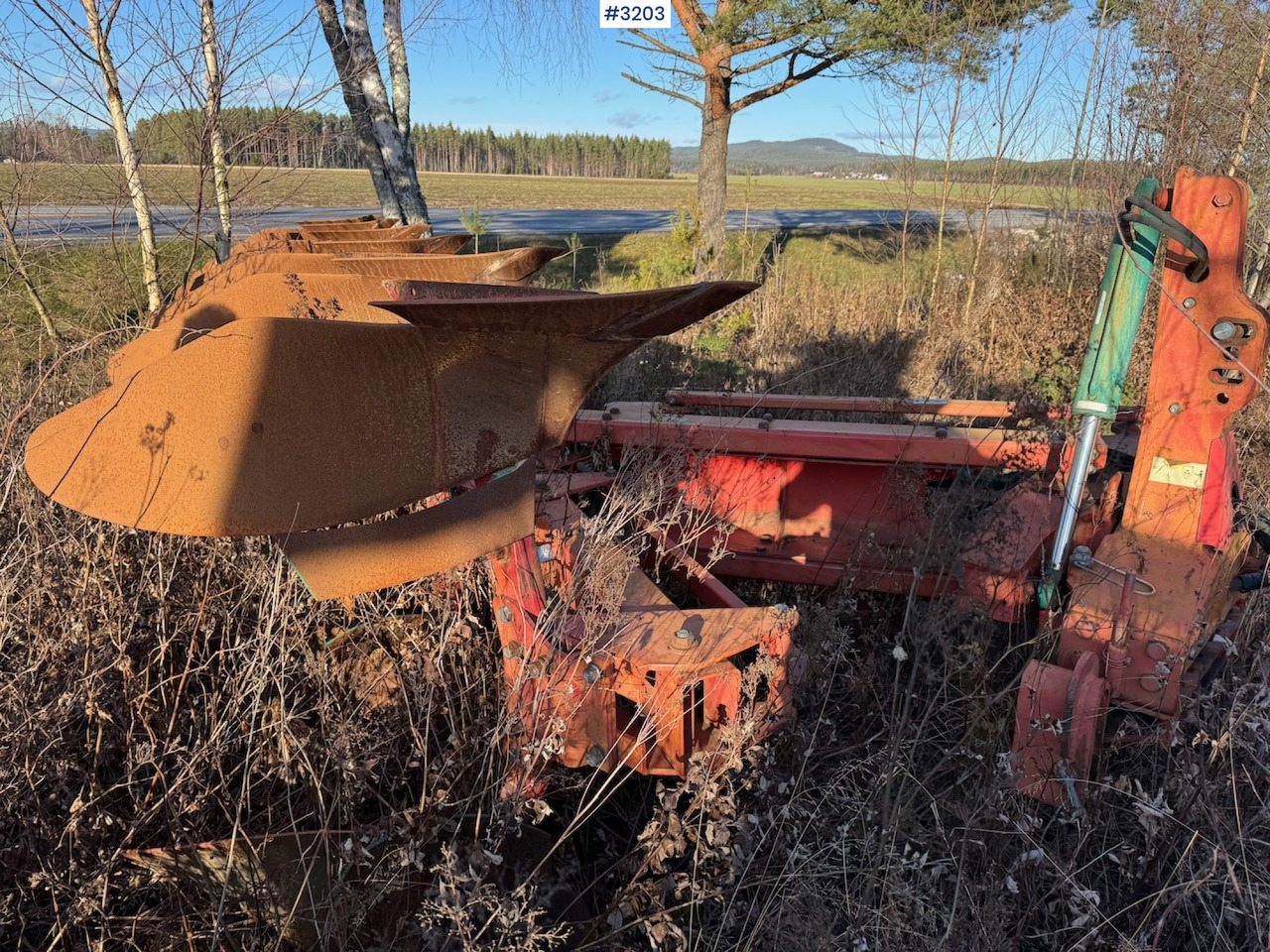 Technik für Bodenbearbeitung Kverneland LO 100 6-furrow Reversible Plow: das Bild 8