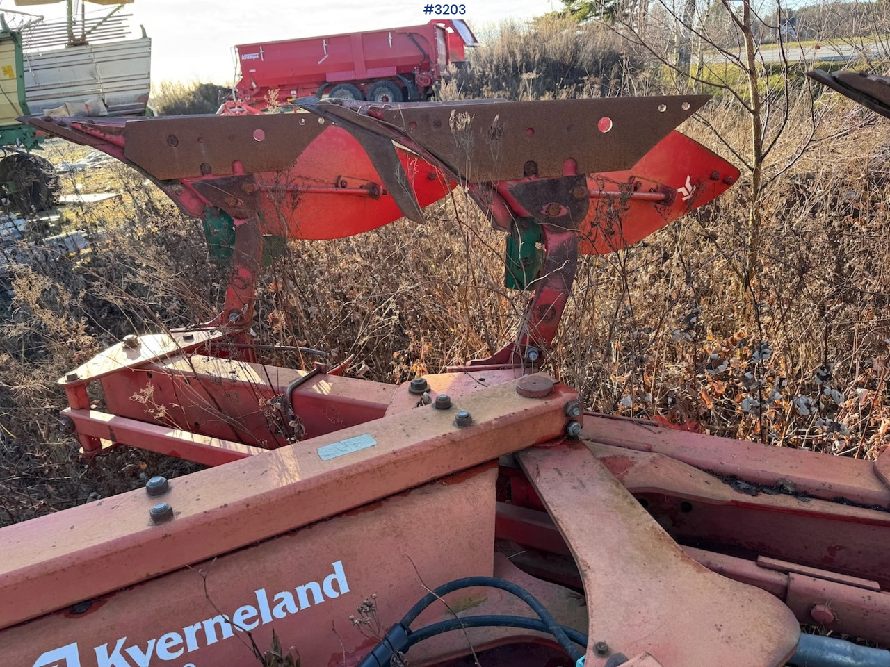 Technik für Bodenbearbeitung Kverneland LO 100 6-furrow Reversible Plow: das Bild 15