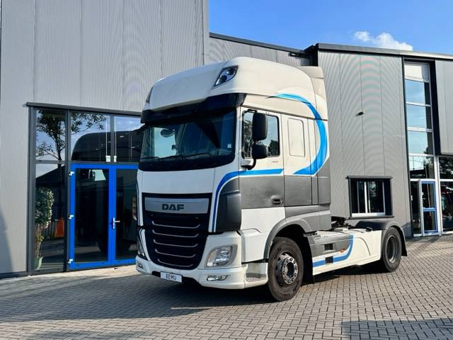 Sattelzugmaschine DAF XF 106 460 Super Space Cab 780.000km: das Bild 12