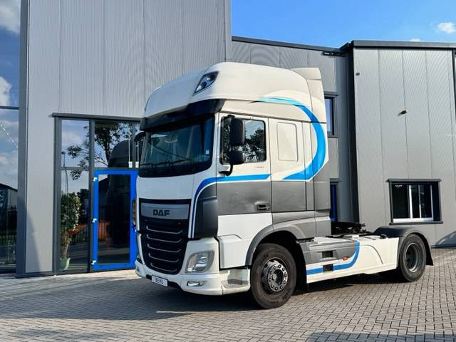 Sattelzugmaschine DAF XF 106 460 Super Space Cab 780.000km: das Bild 11